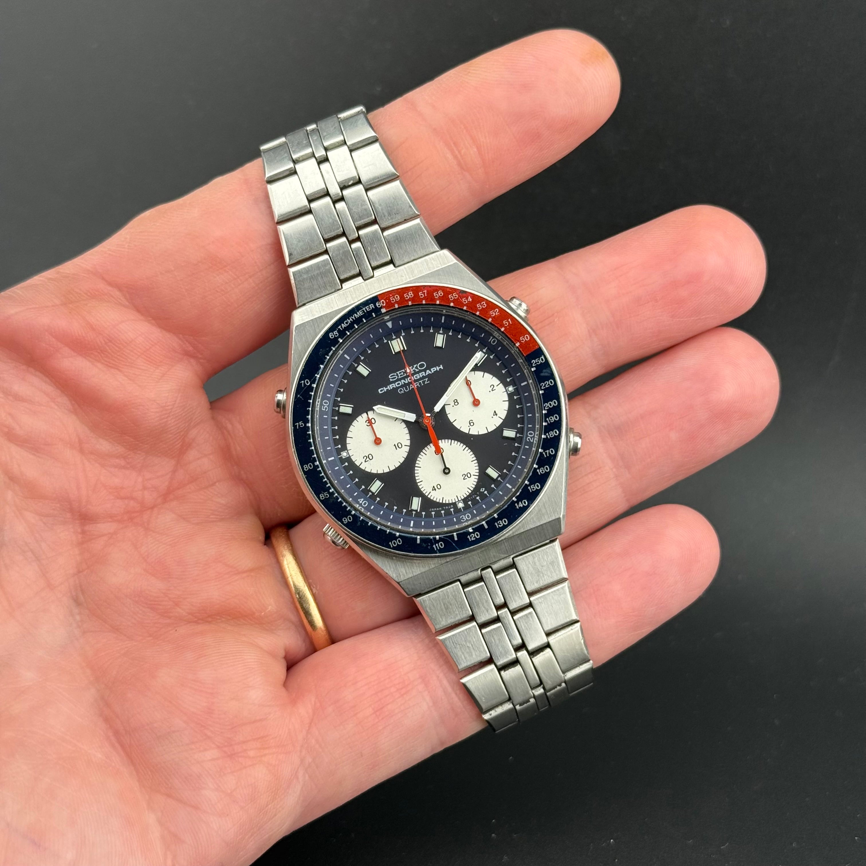 Seiko 7A28-7100 1980s Reverse Panda Chronograph Quartz | Very