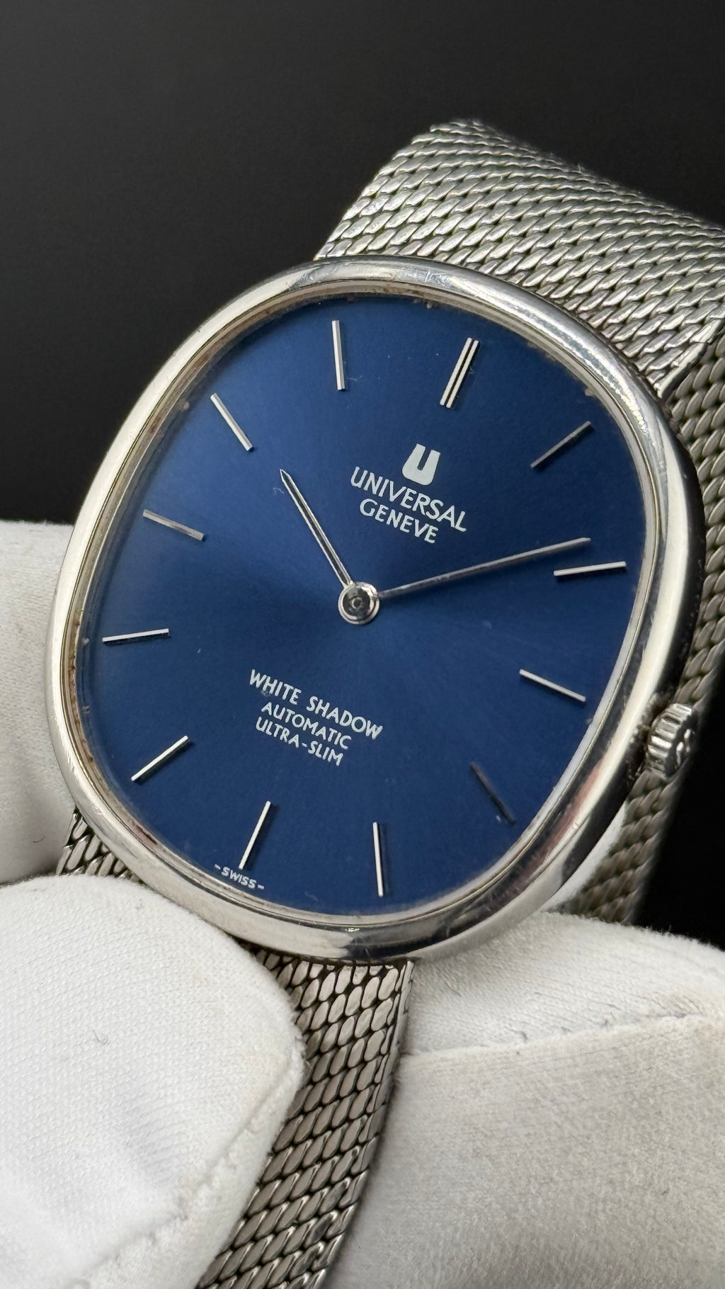 Universal Genève – White Shadow Ellipse Cadran Bleu – Années 70
