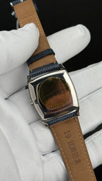 Universal Geneve Tonneau
