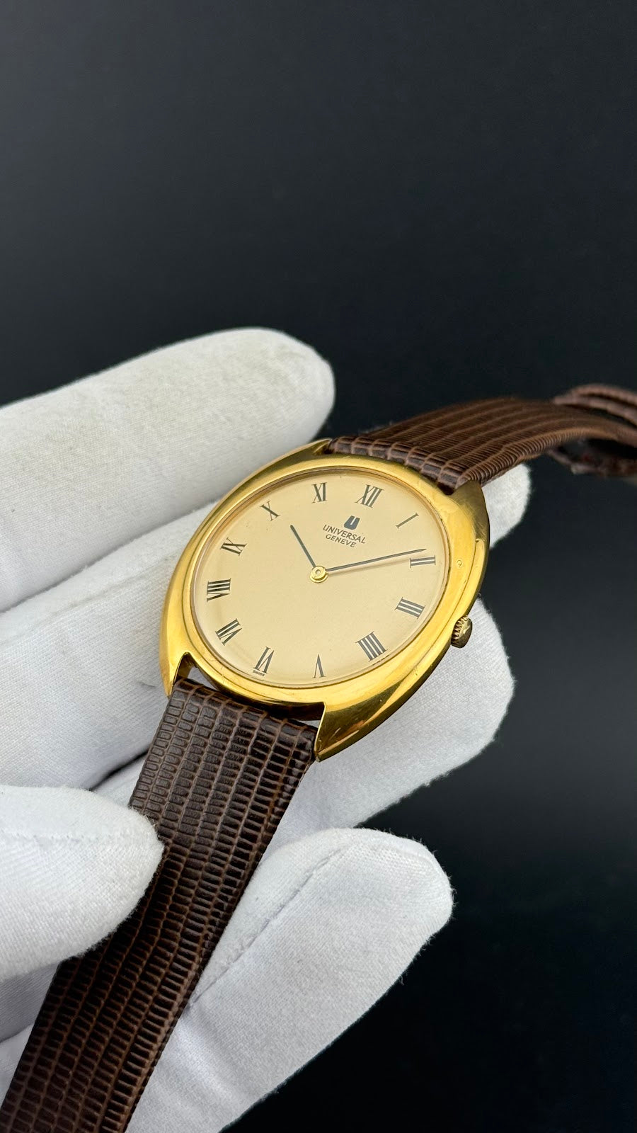 Universal Geneve – Pre Shadow – Années 70