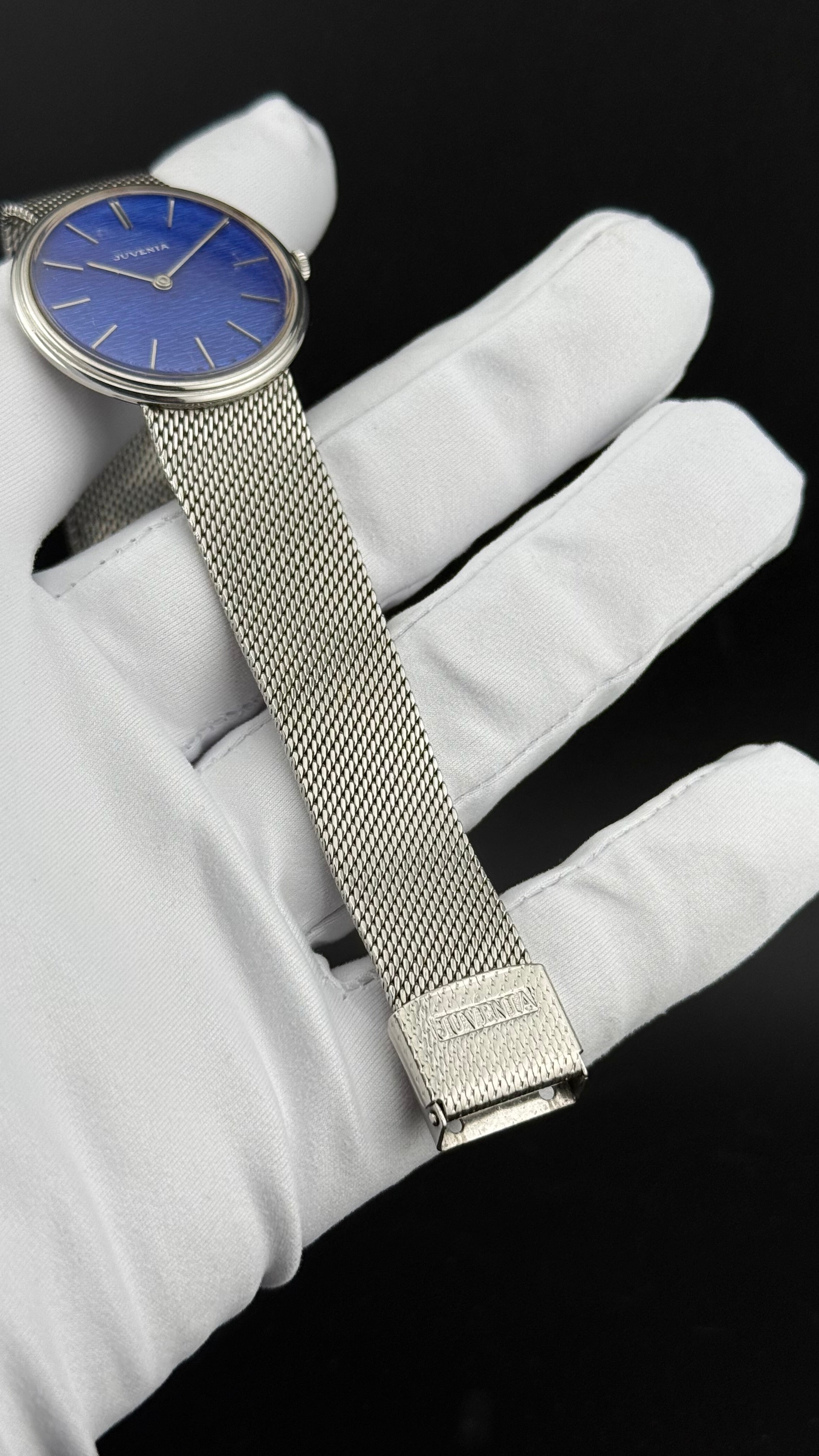 Juvenia Blue Dial