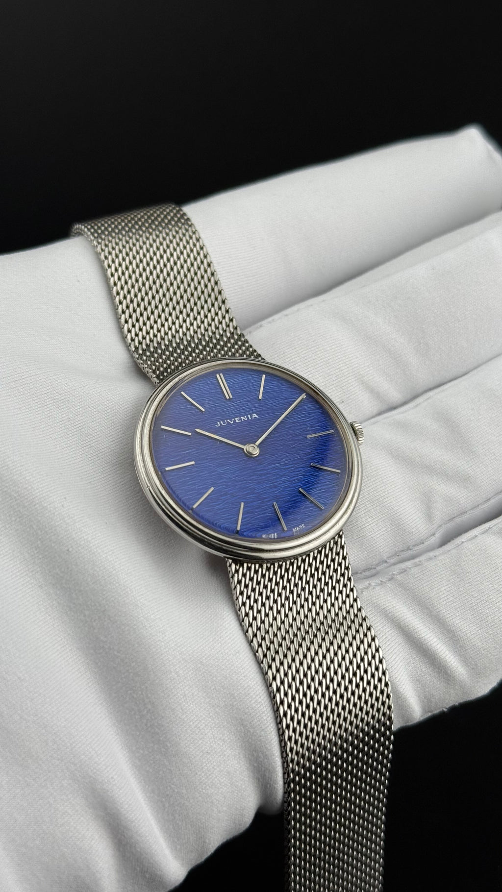 Juvenia Blue Dial