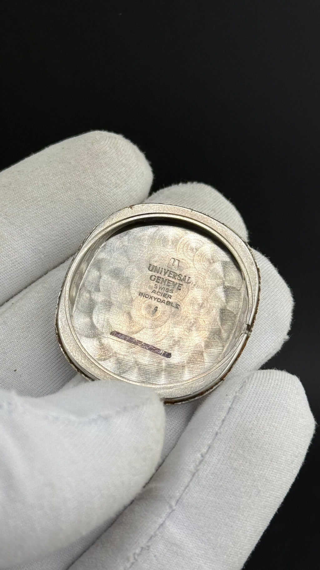 Universal Geneve White Shadow Ellipse UNI-22