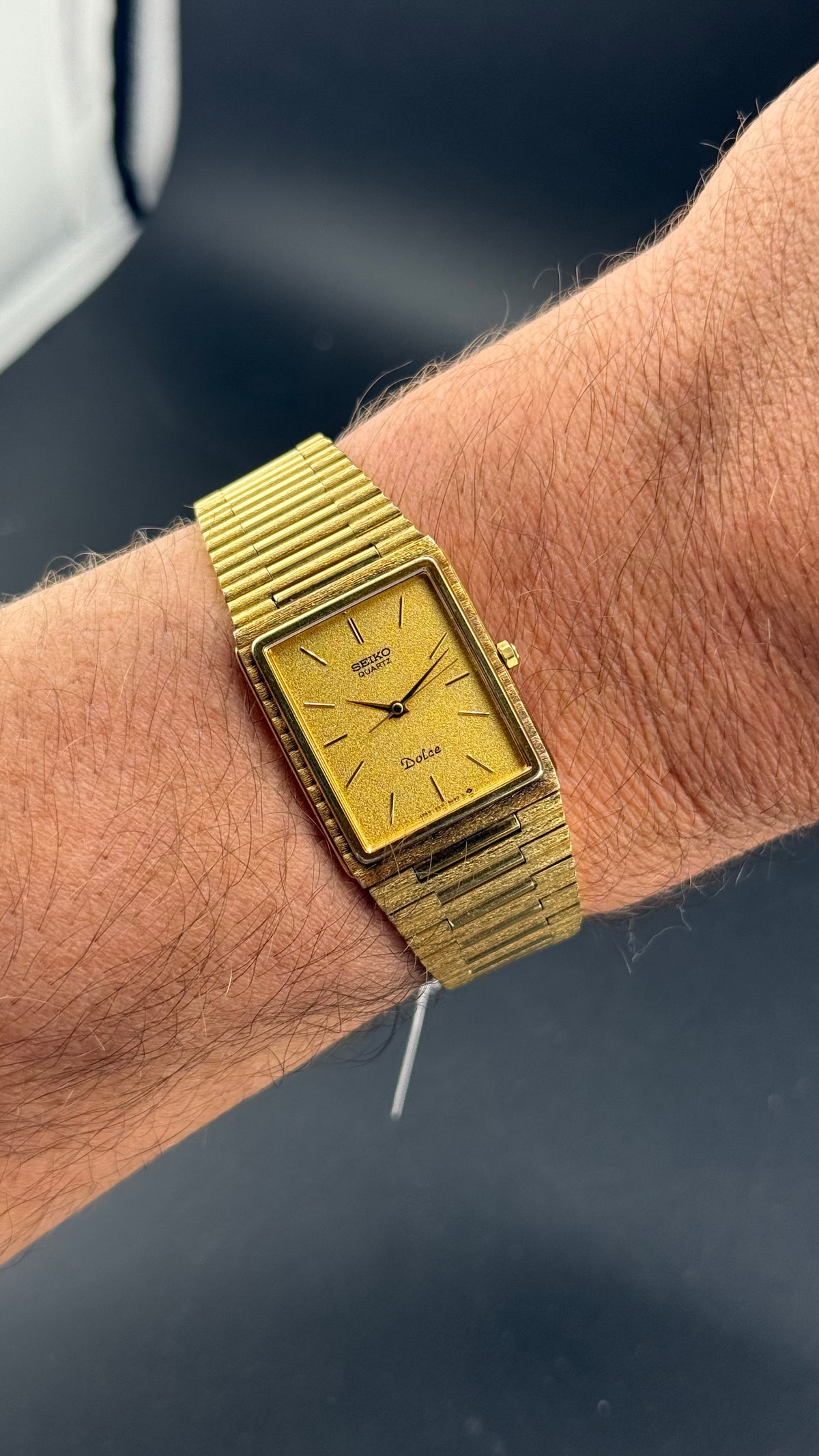 Seiko Dolce 9531-5040 bamboo plaqué or au poignet