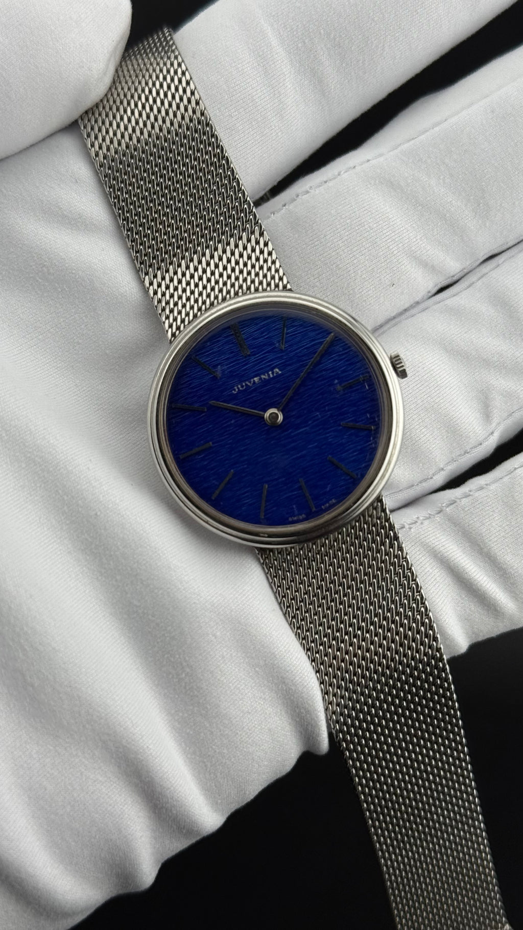 Juvenia Blue Dial