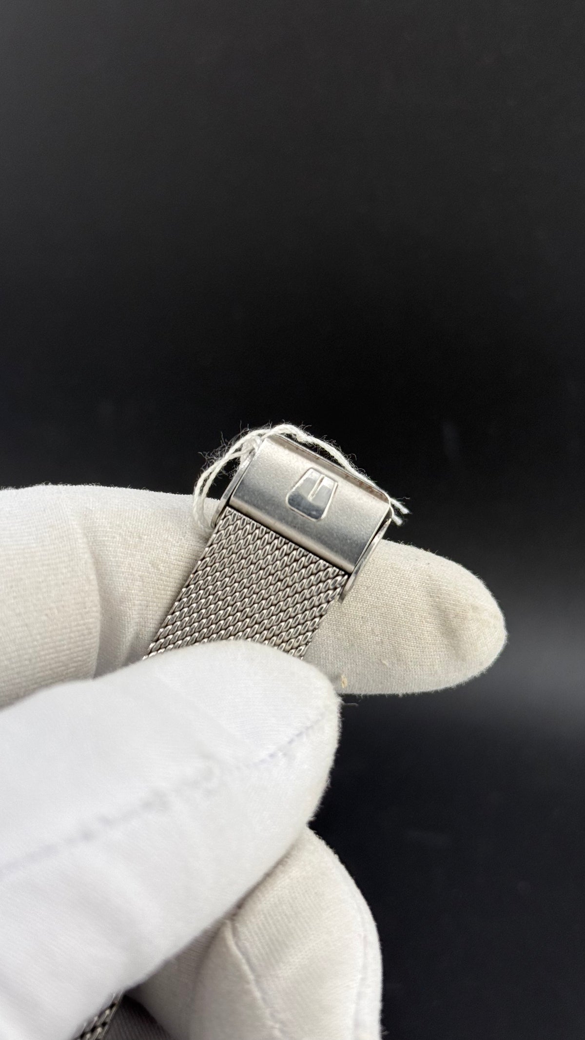 Universal Geneve White Shadow Ellipse UNI-22