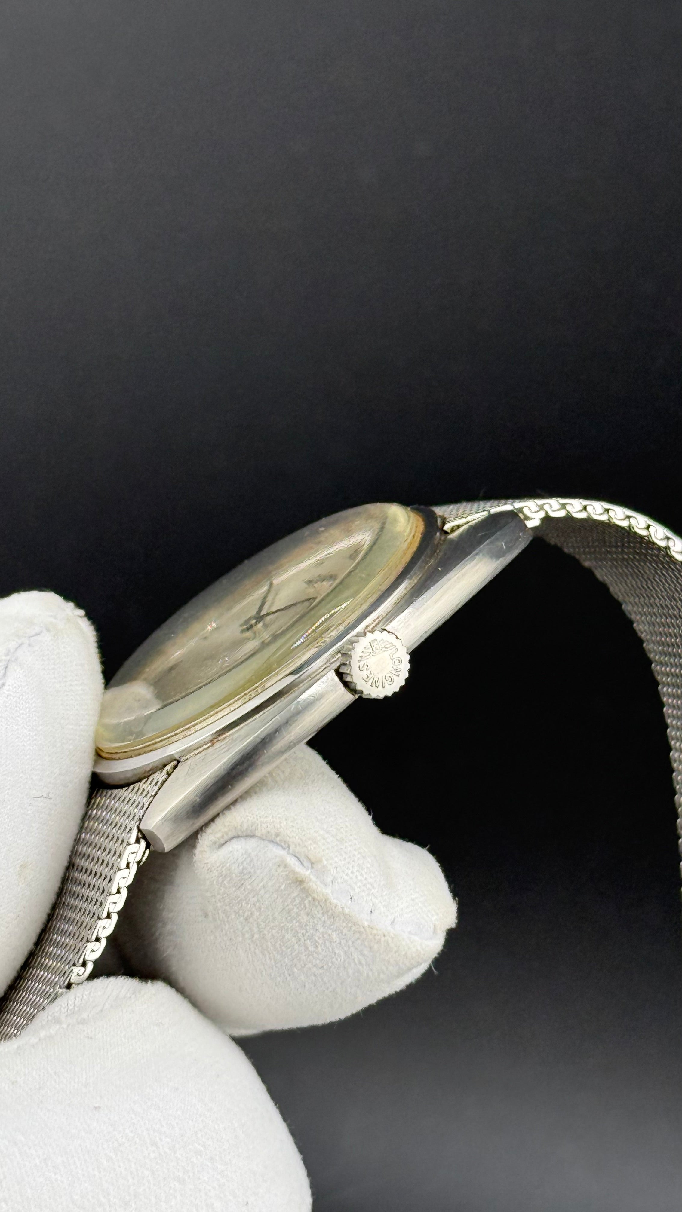 Longines – Boîtier Coussin Bracelet Milanais – Années 70