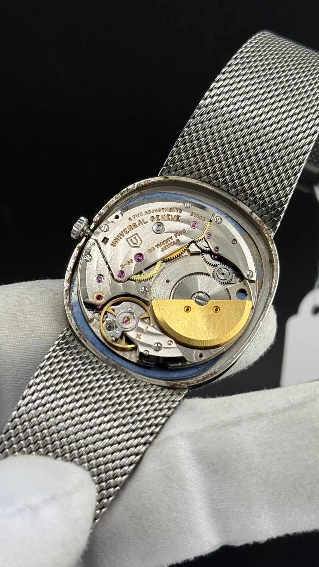 Universal Geneve White Shadow Ellipse UNI-22