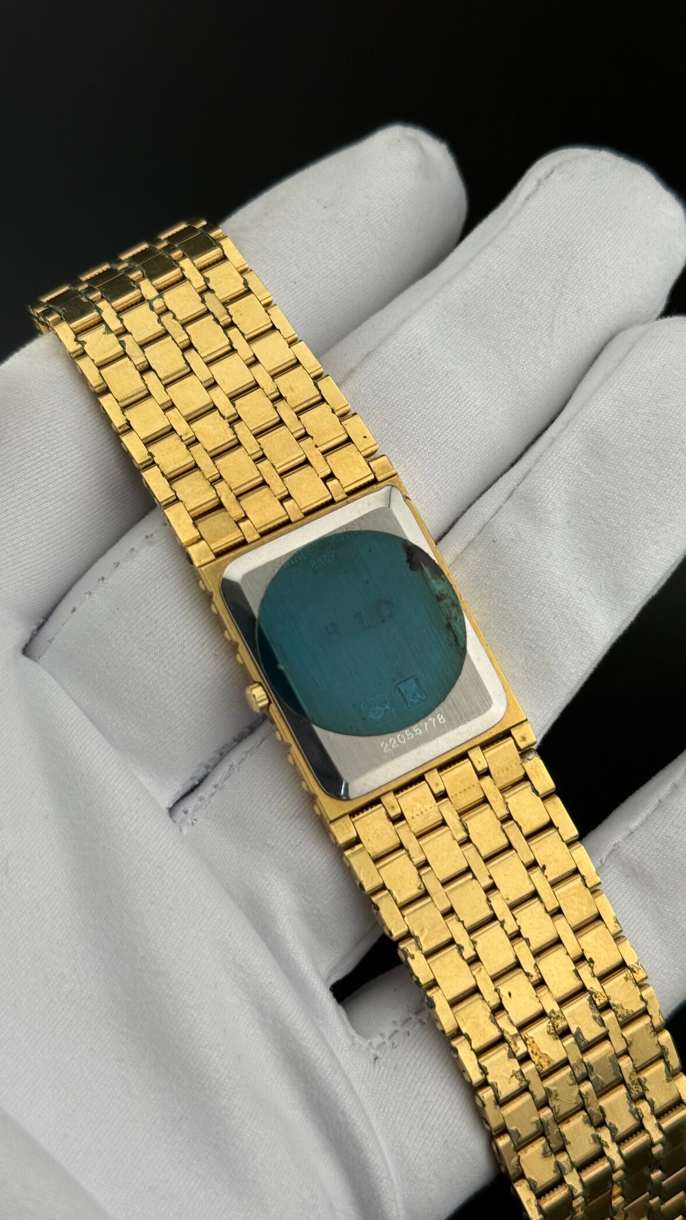 Longines – Tank QWR – Années 1980