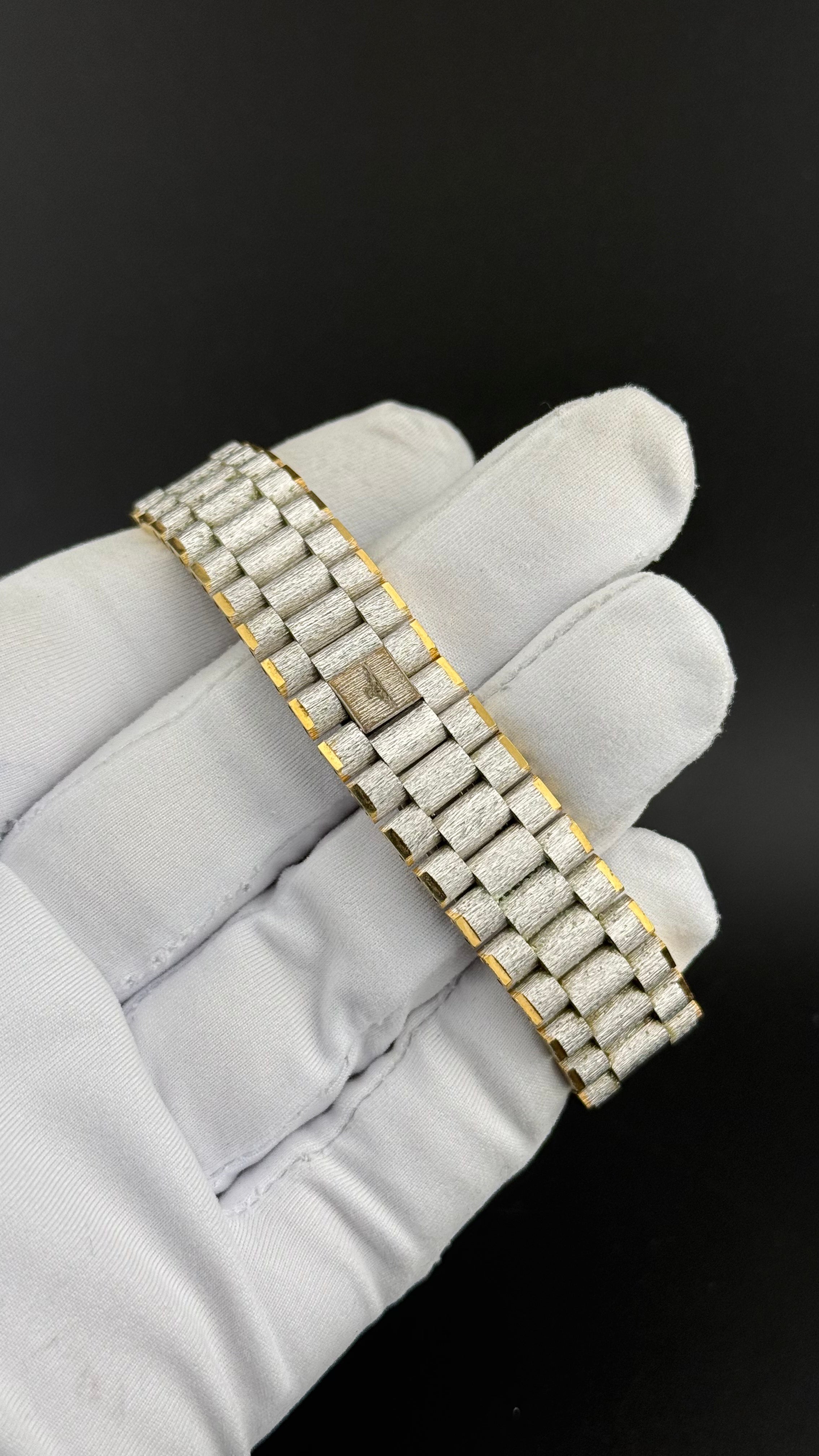 Longines – Olympics 1984 Frosted White Gold - Box & Papers
