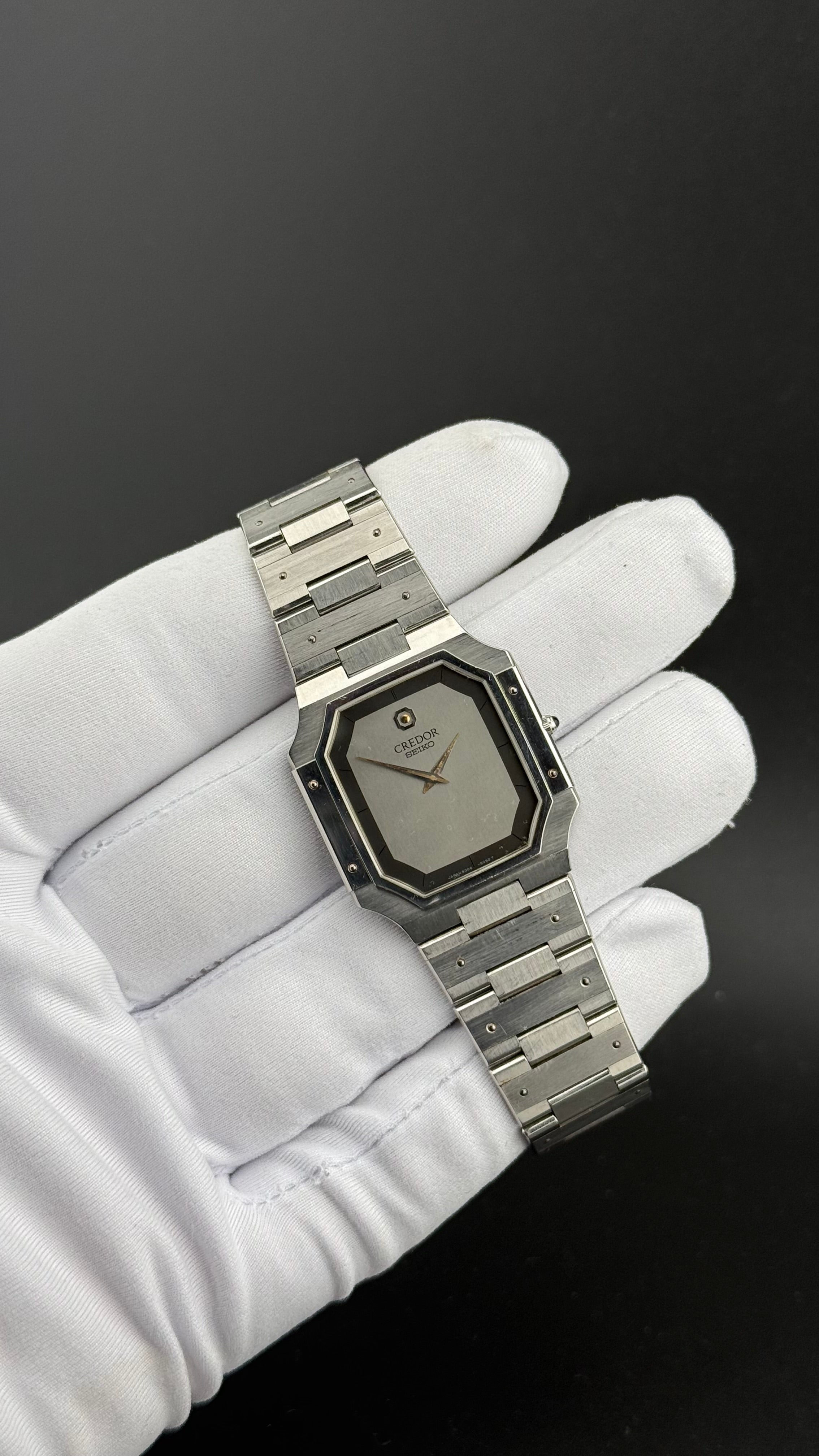 Credor – 9300-5050 Cadran gris liseré noir – 1980