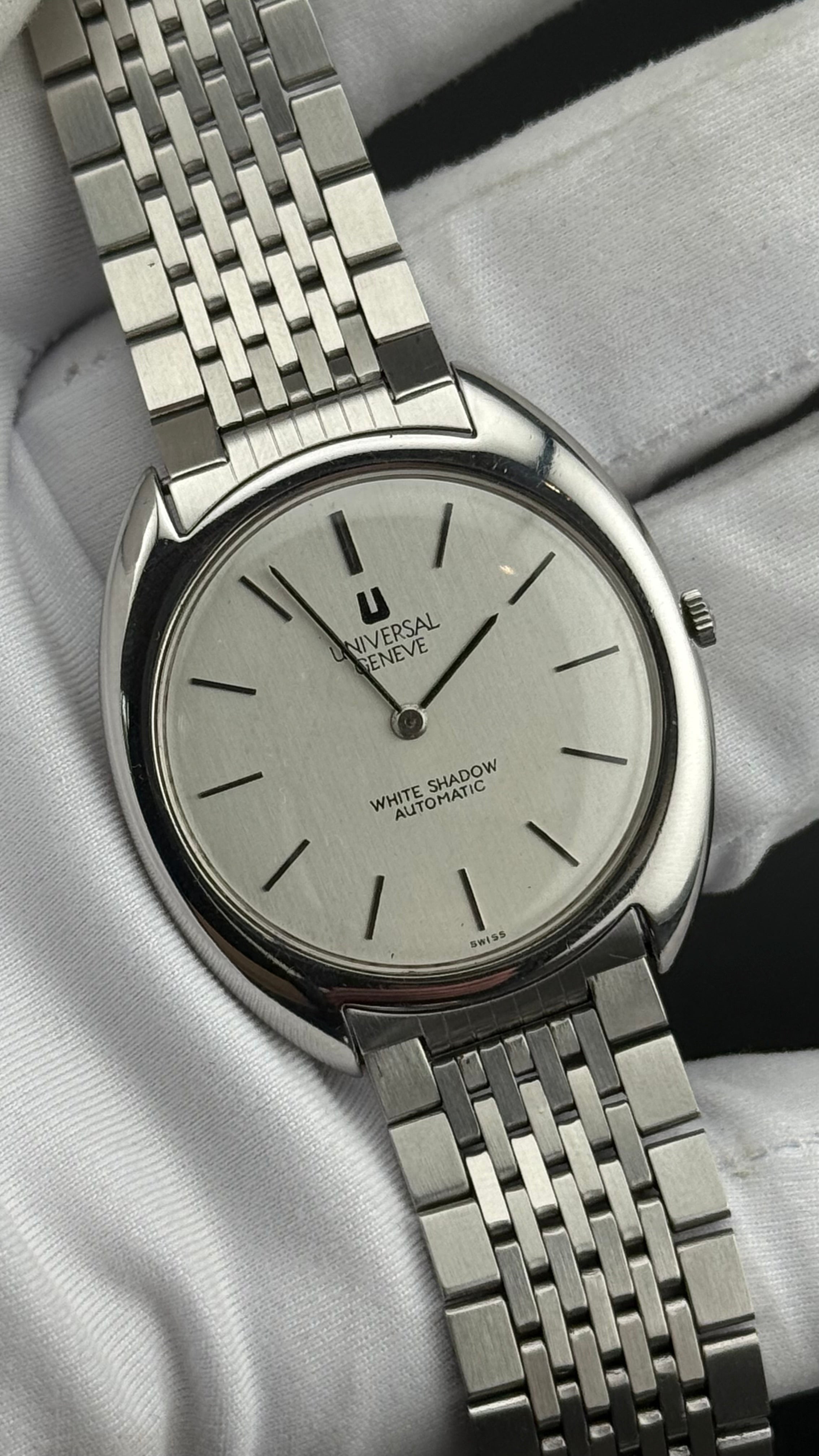 Universal Genève – White Shadow C-Shape - GF bracelet