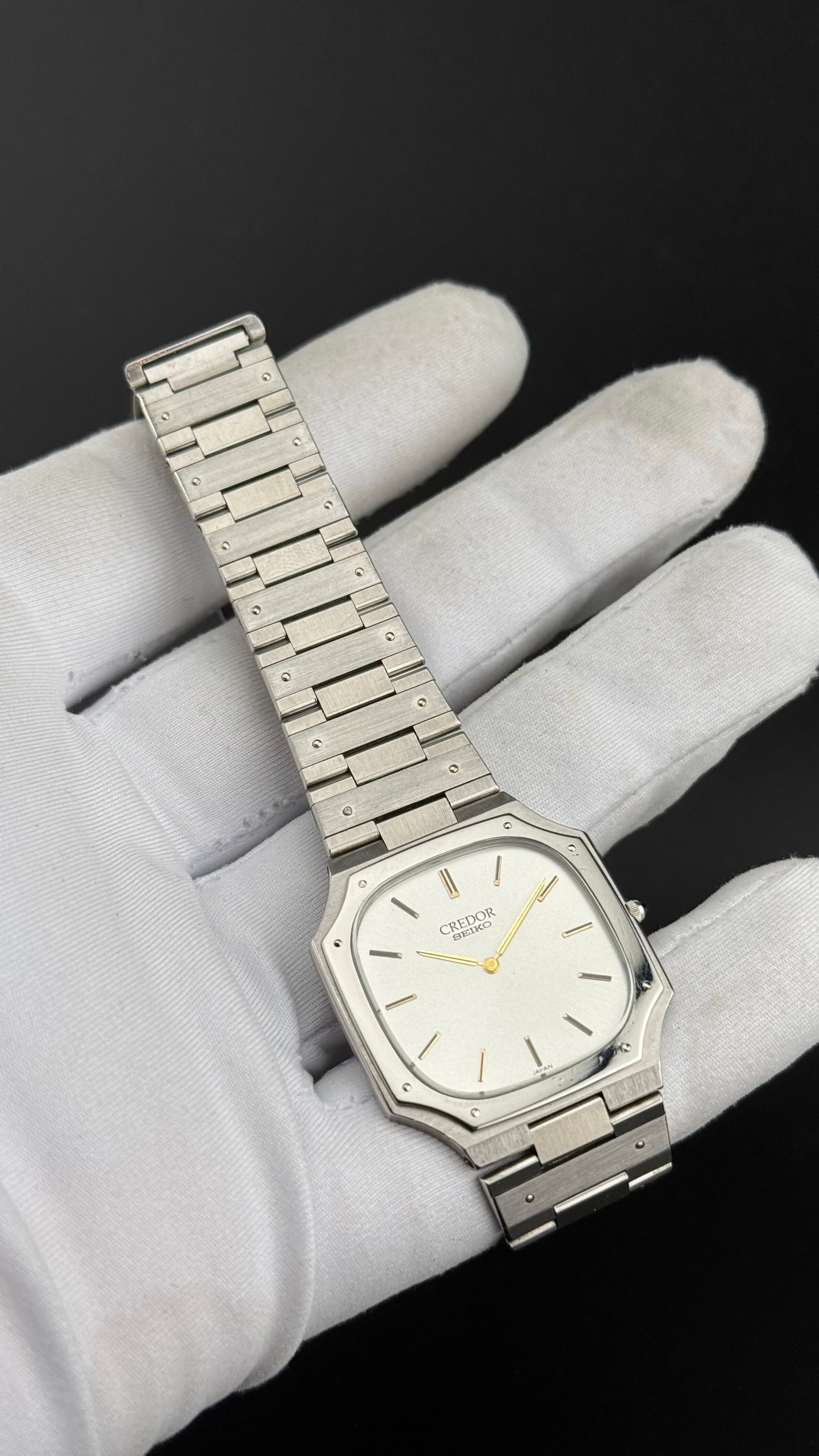 9300-5070 - Mint Condition with Box