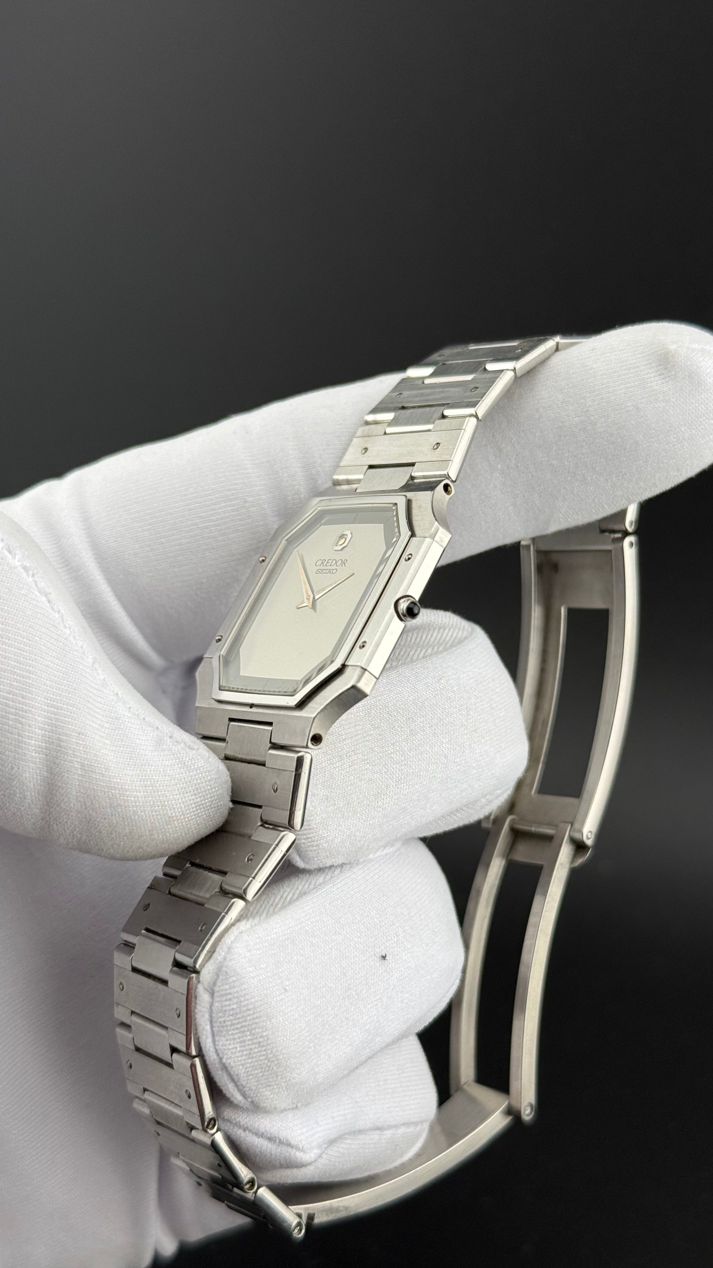 Credor – 9300-5050 Cadran gris liseré noir – 1980