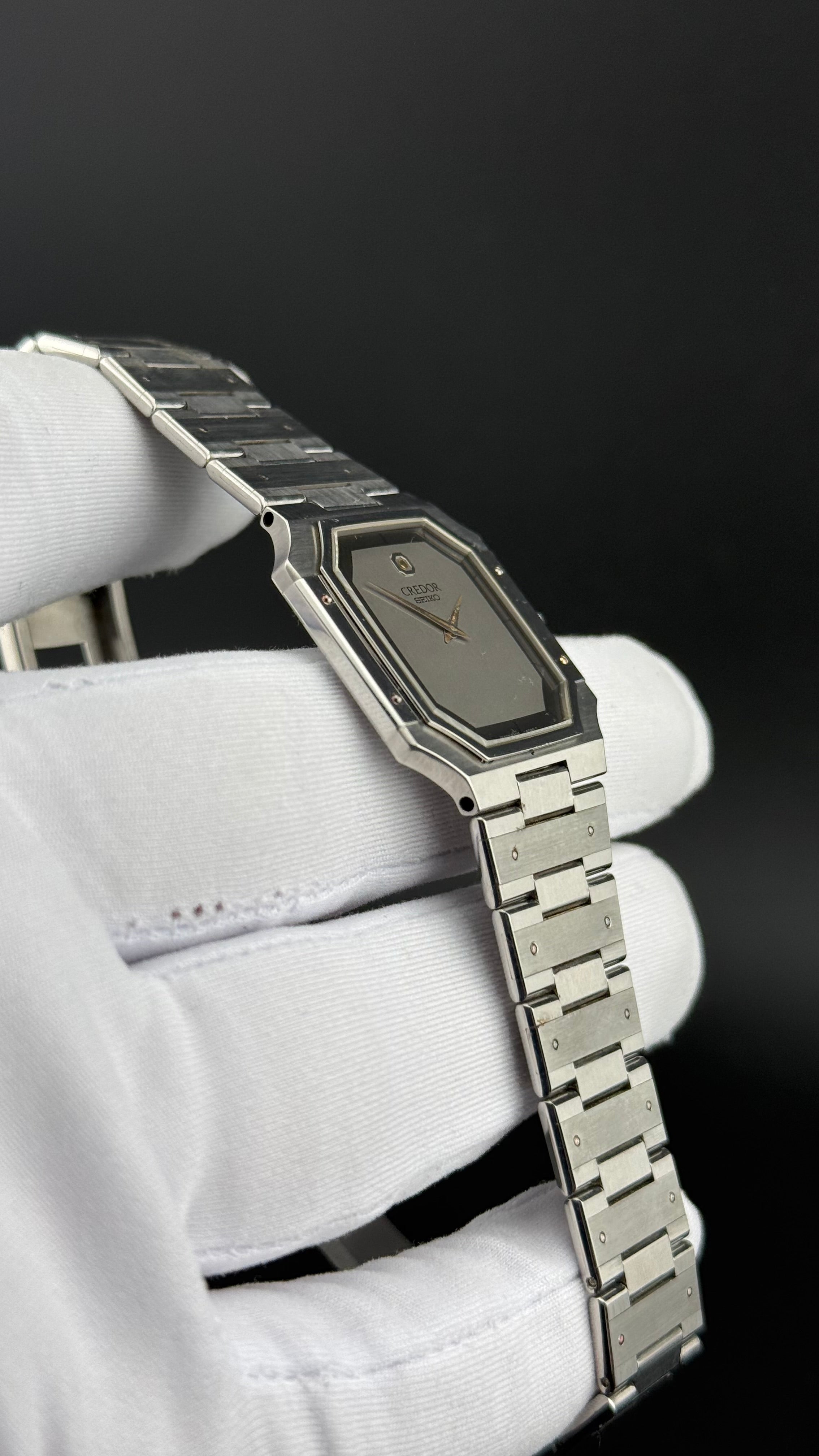 Credor – 9300-5050 Cadran gris liseré noir – 1980
