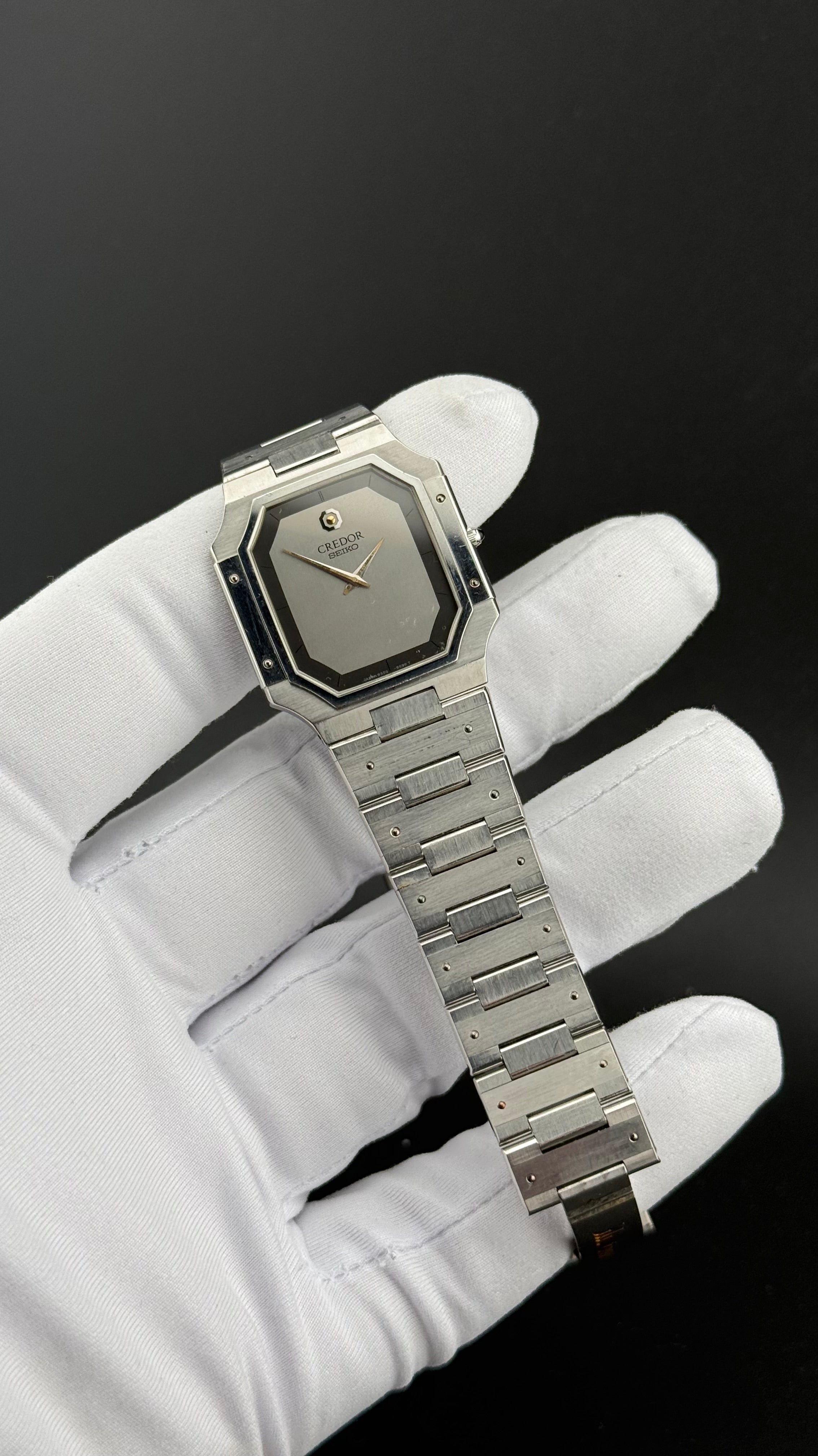 Credor – 9300-5050 Cadran gris liseré noir – 1980