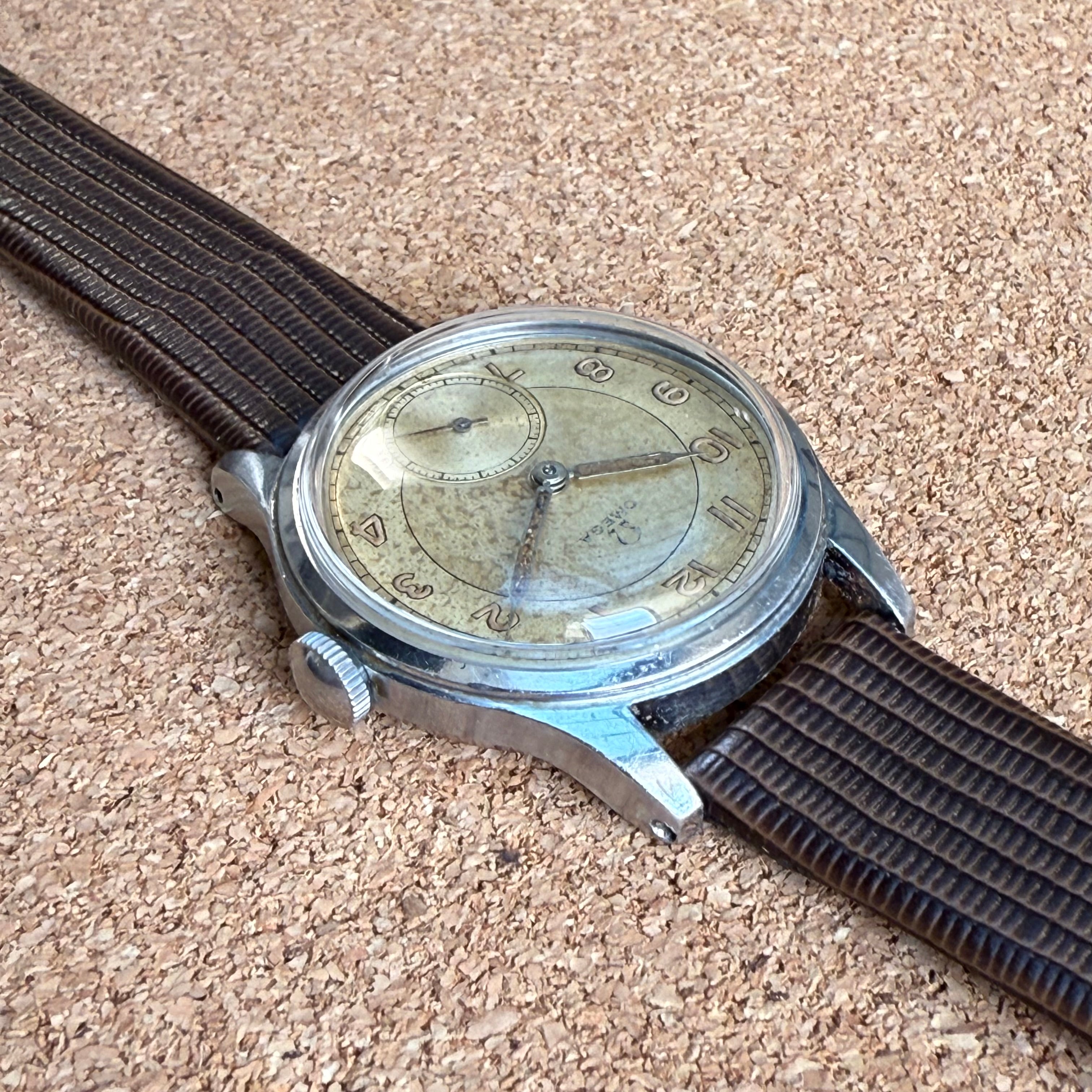 Omega - Suveran Cadran Bull's Eye - 1944