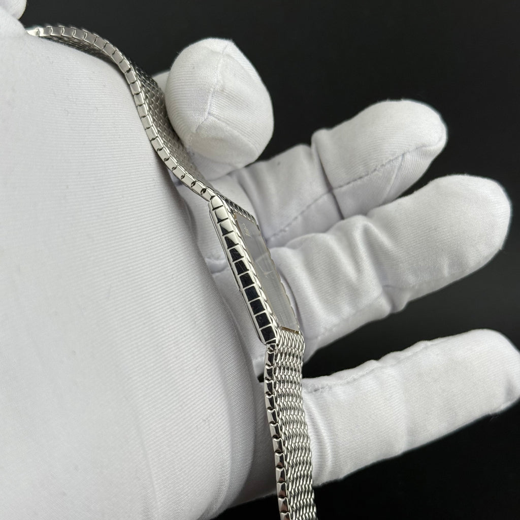 Credor – 2F70-5330 (black dial, box & papers) – 1981