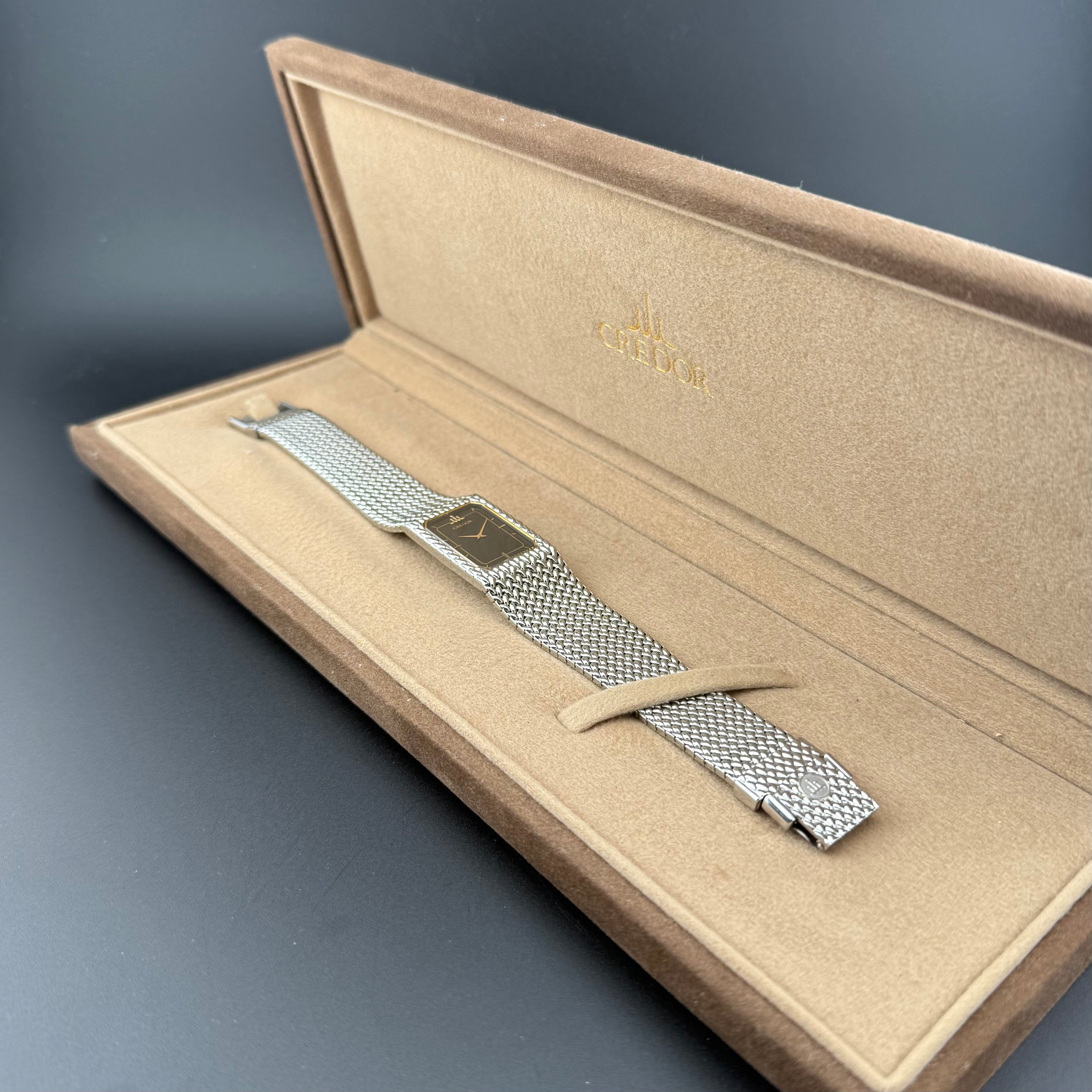 Credor – 2F70-5330 (black dial, box) – 1983