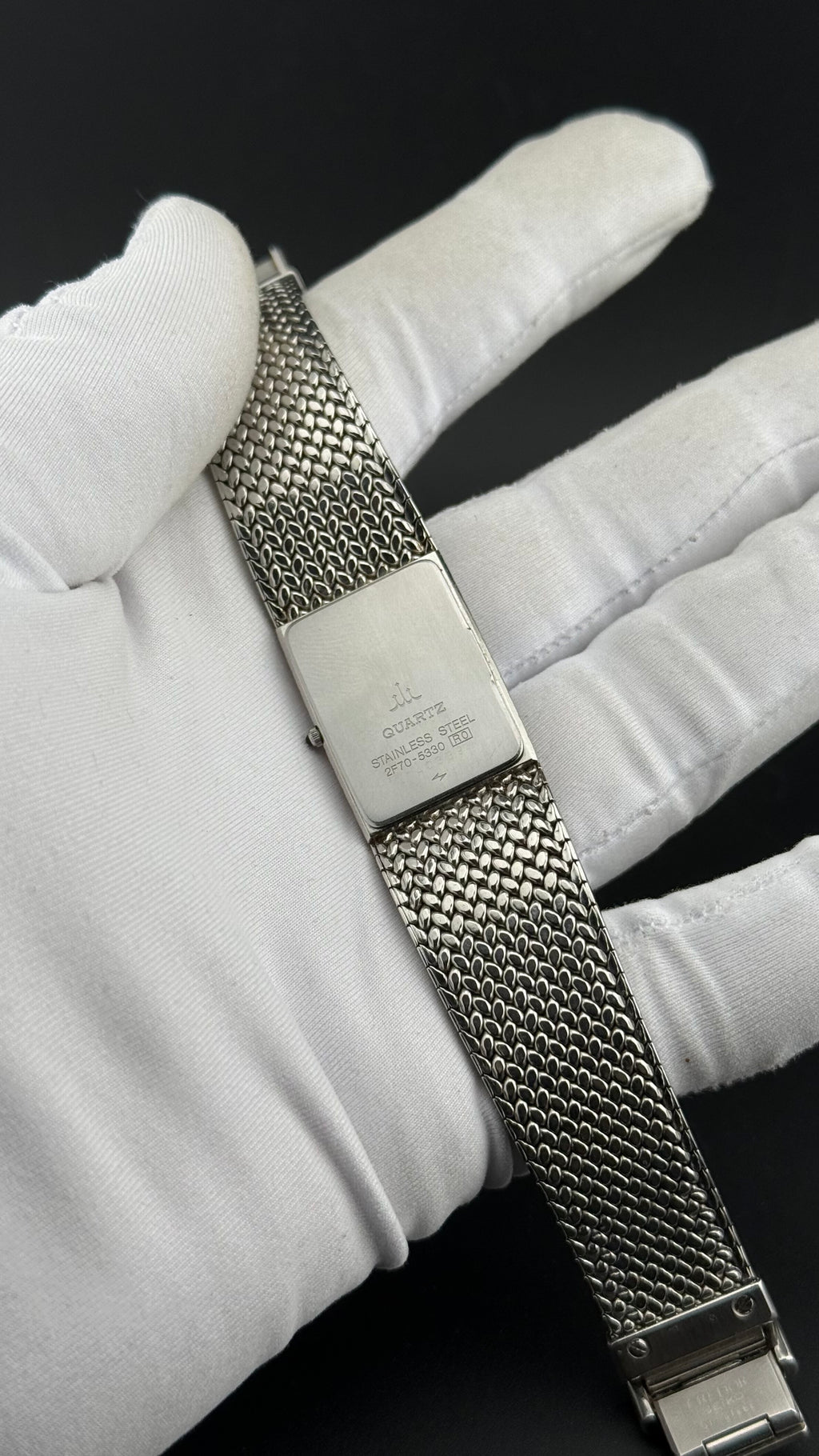 Credor – 2F70-5330 (black dial, box & papers) – 1981